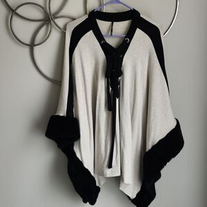 Capote faux fur poncho